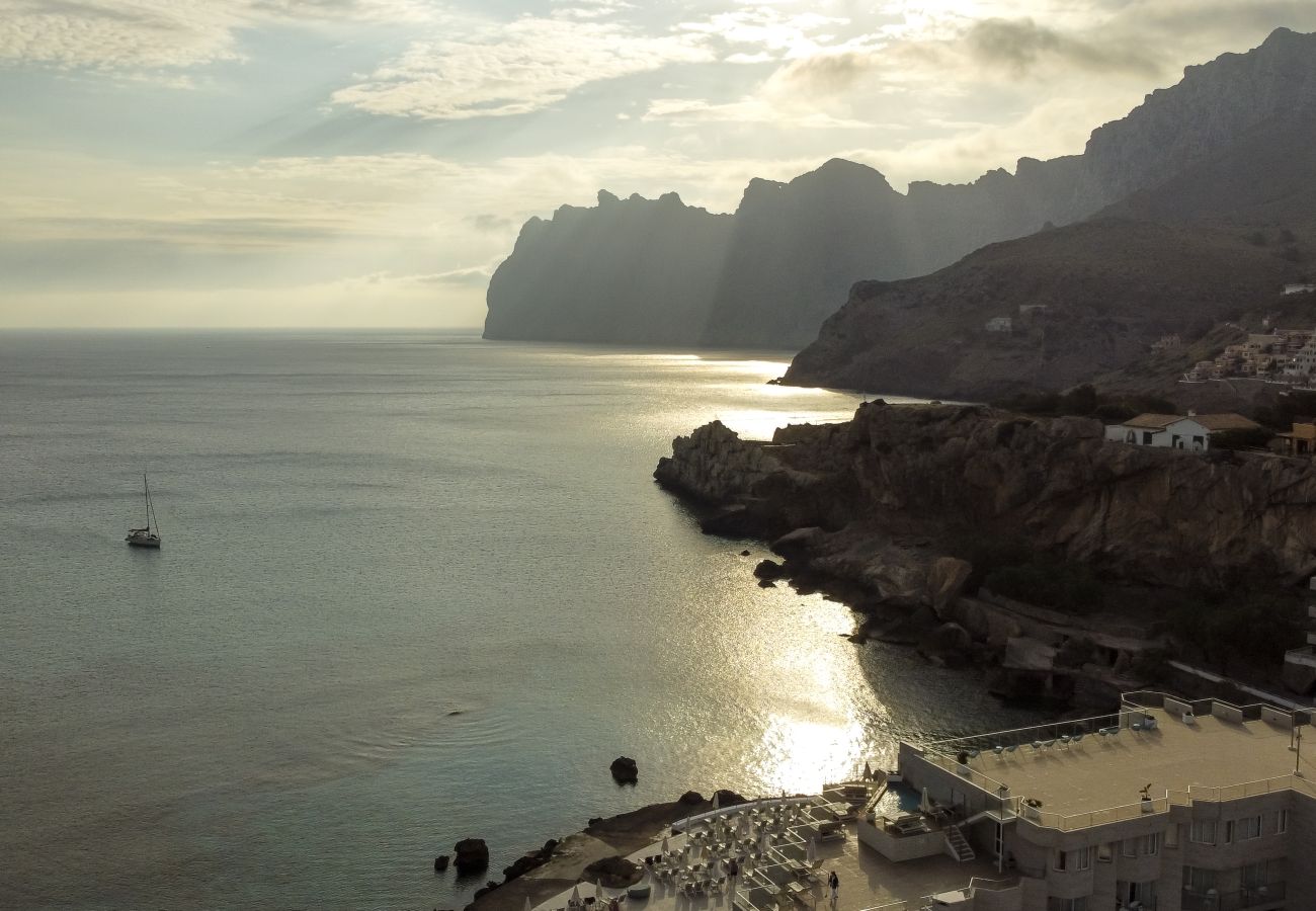 Ferienhaus in Cala Sant Vicenç - Blue fisherman house 2 By home villas 360