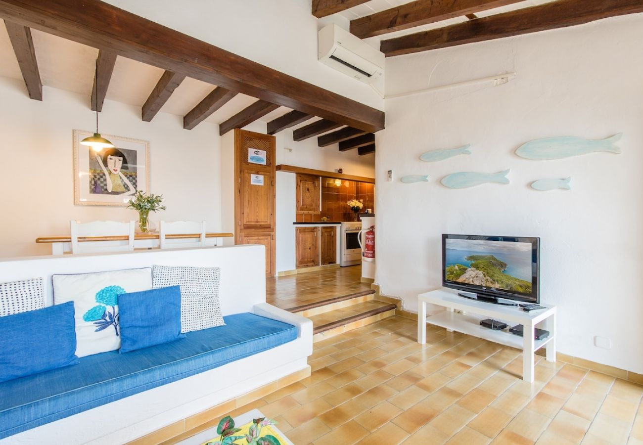 Ferienhaus in Cala Sant Vicenç - Blue fisherman house 3 By home villas 360