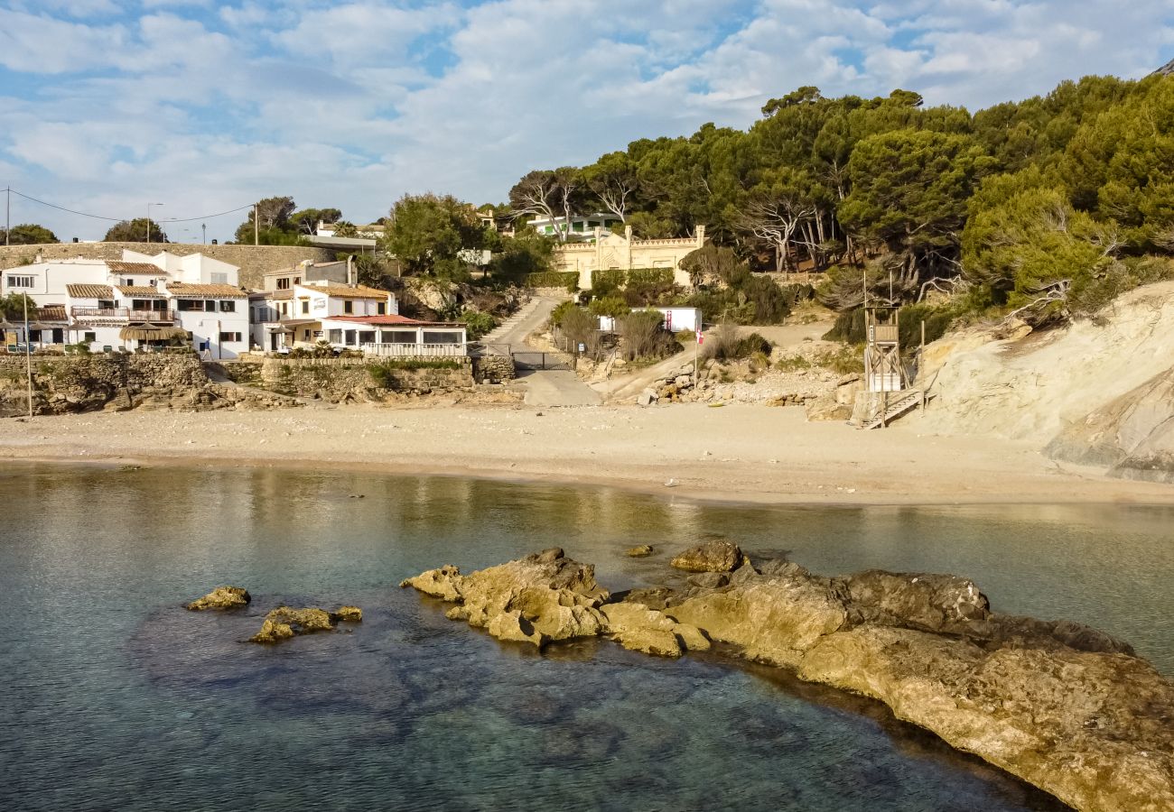 Ferienhaus in Cala Sant Vicenç - Blue fisherman house 3 By home villas 360