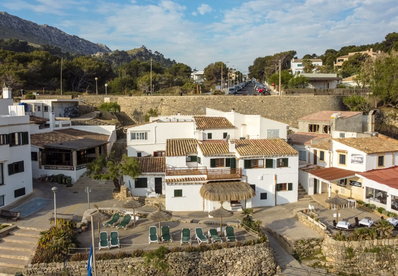 Ferienhaus in Cala Sant Vicenç - Blue fisherman house 3 By home villas 360