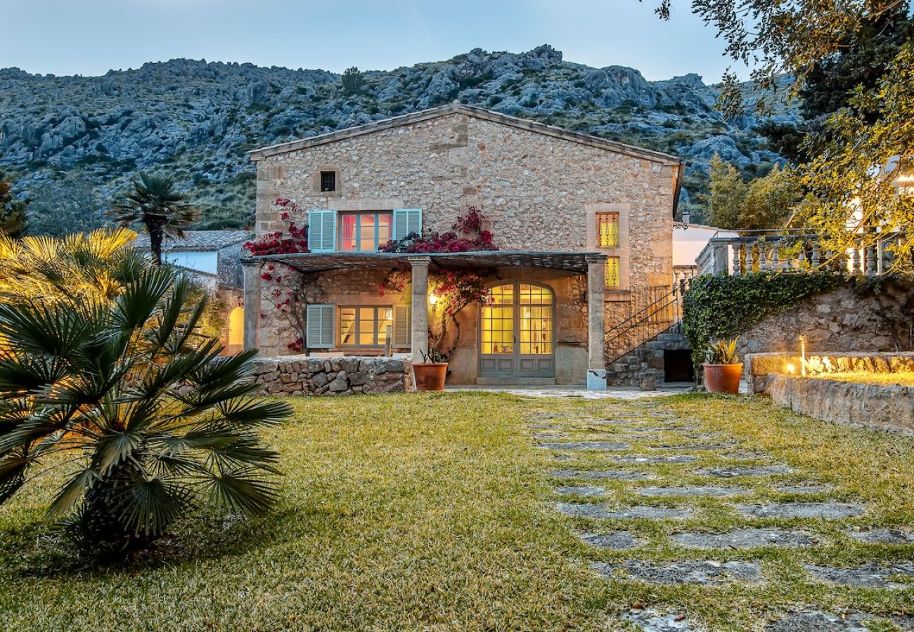 Villa in Pollensa - Villa Can Segui near Pollensa By home villas 360