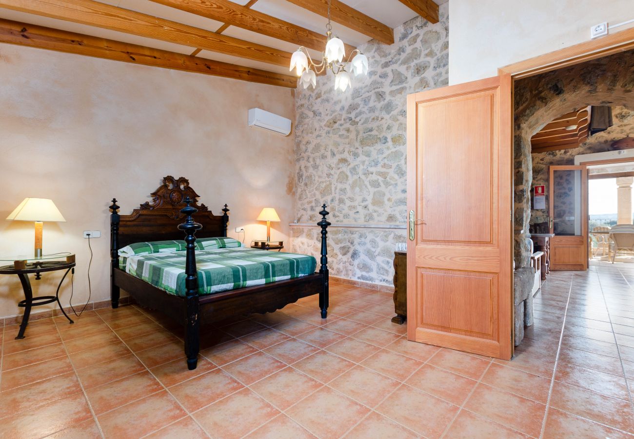 Ferienwohnung in Maria de la salut - Apartment in rural house, YourHouse Deulosal