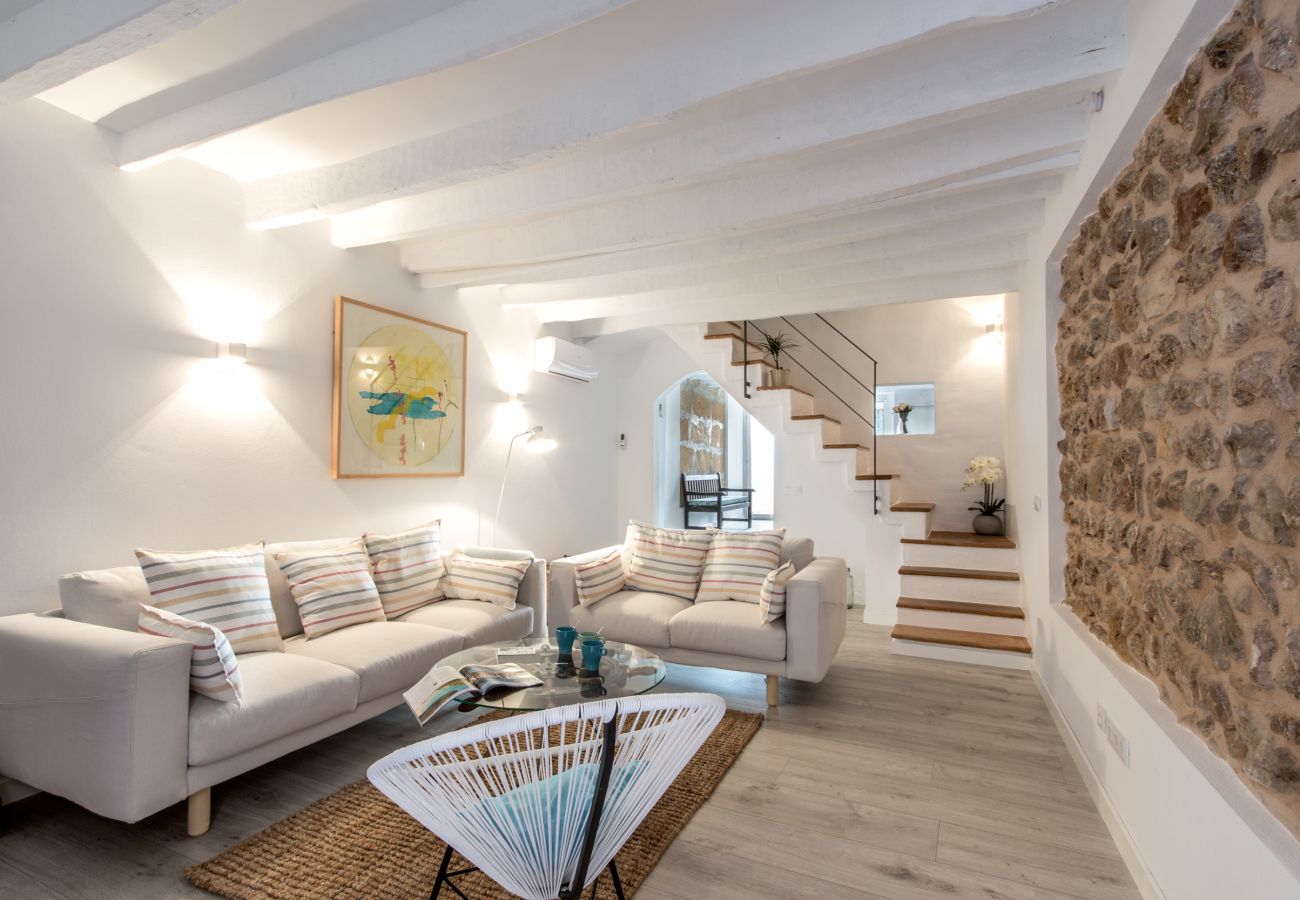 Ferienhaus in Pollensa - Townhouse On the rocks By home villas 360