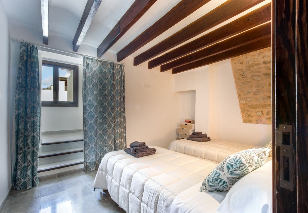 Ferienhaus in Pollensa - Townhouse On the rocks By home villas 360