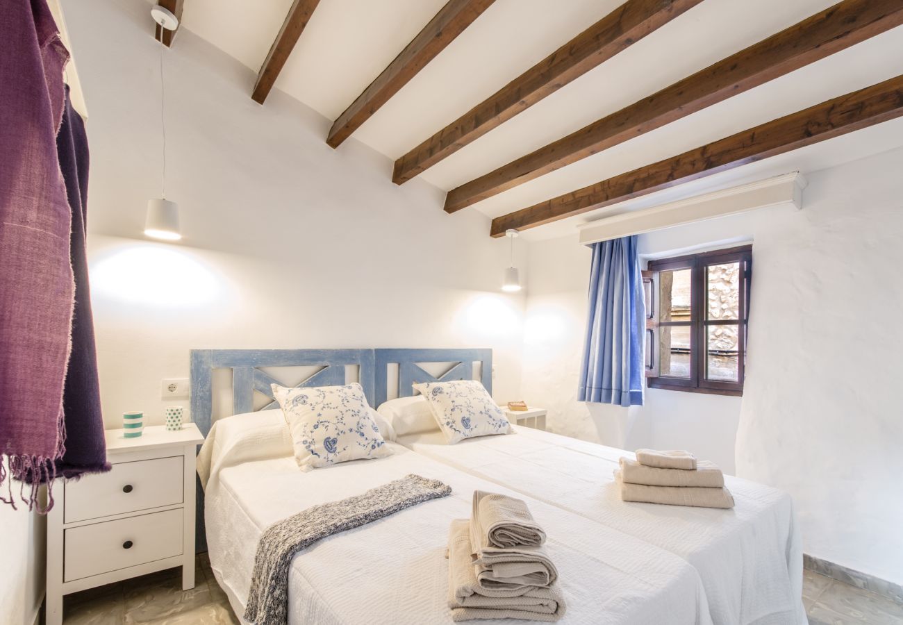 Ferienhaus in Pollensa - Townhouse On the rocks By home villas 360