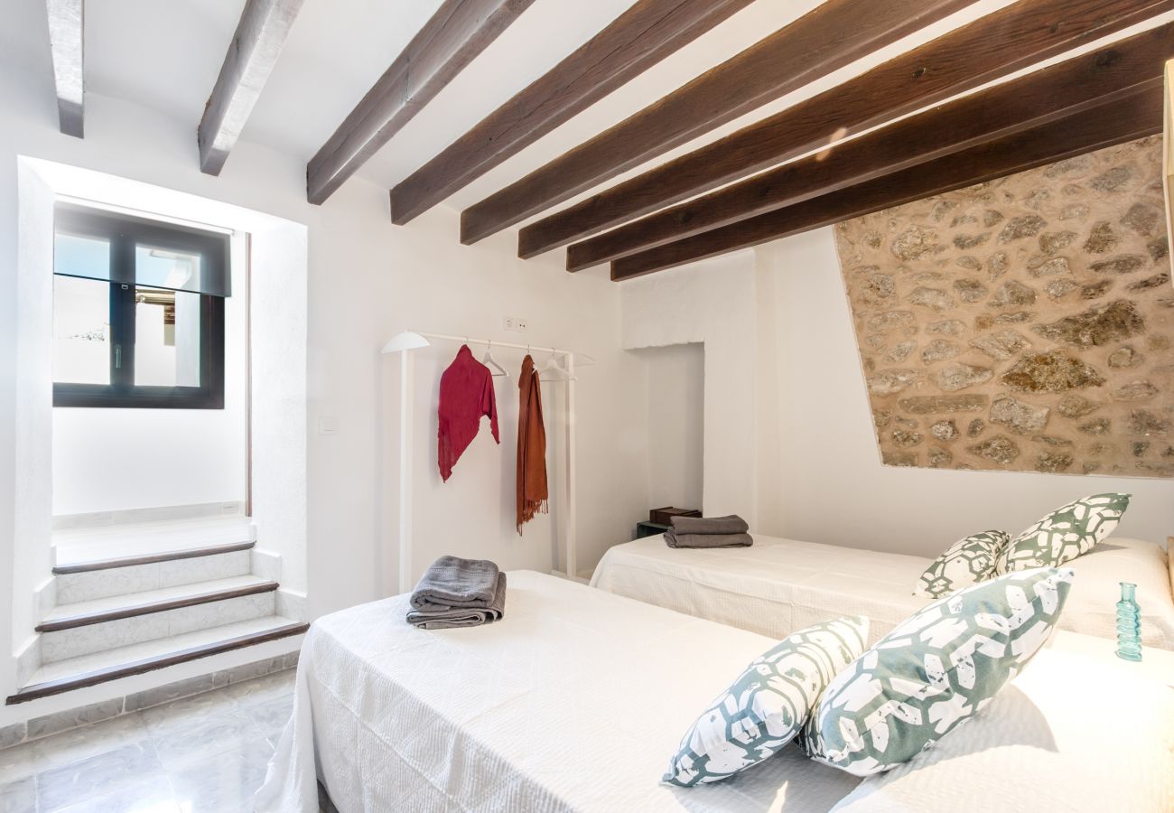 Ferienhaus in Pollensa - Townhouse On the rocks By home villas 360