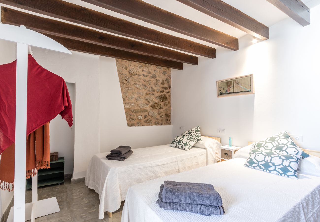 Ferienhaus in Pollensa - Townhouse On the rocks By home villas 360