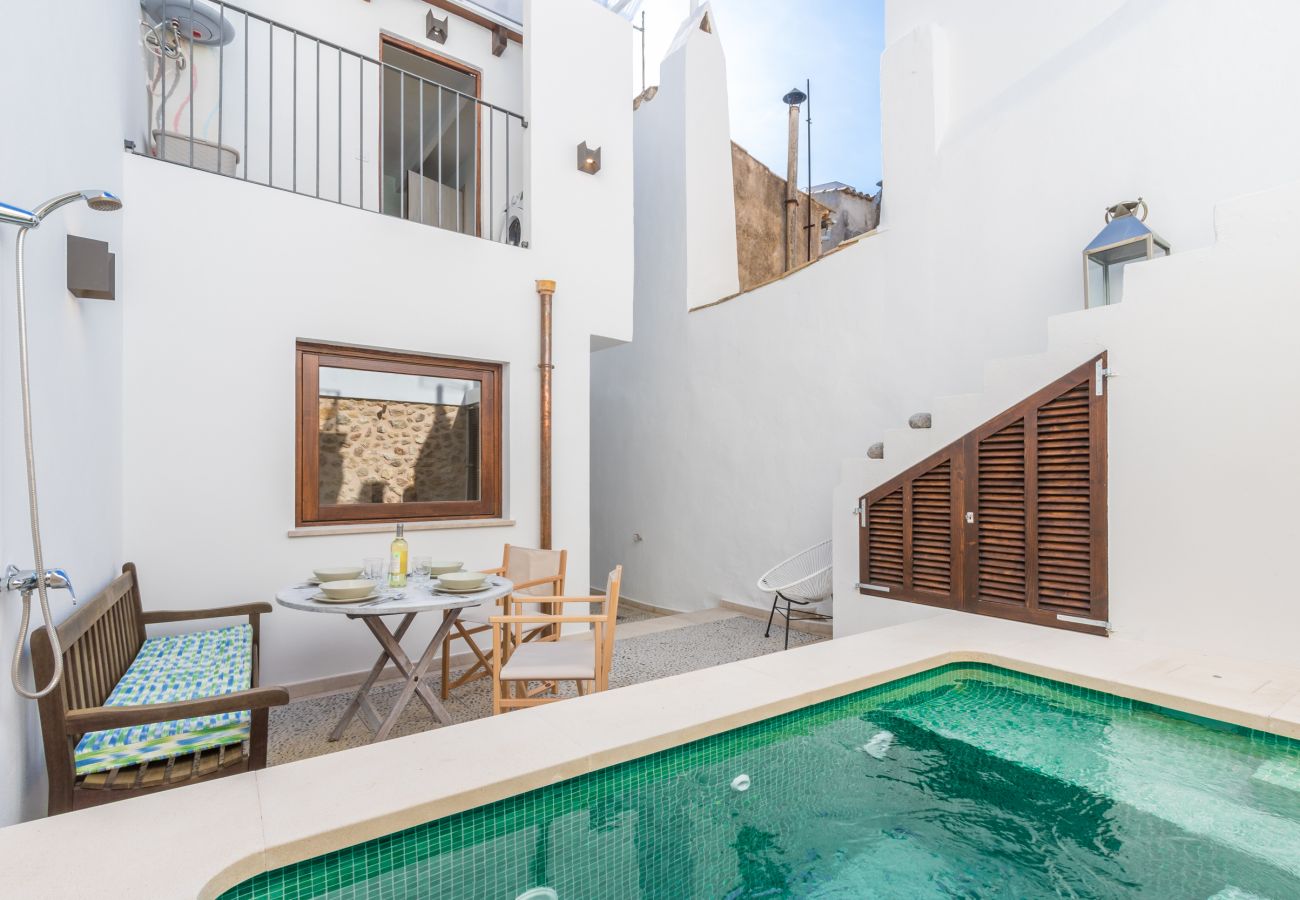 Ferienhaus in Pollensa - Townhouse On the rocks By home villas 360