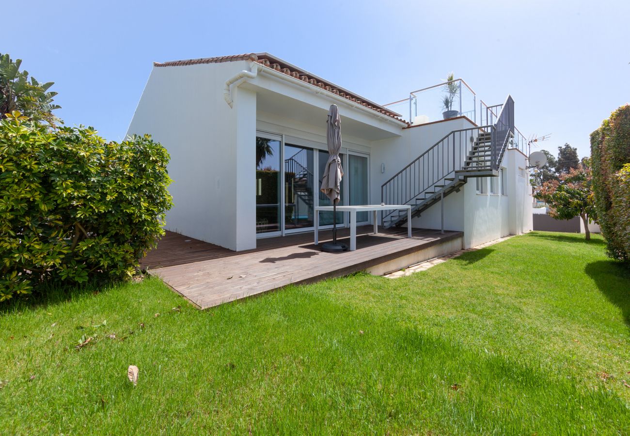 Villa in Marbella - Villa Madrugada, beachside villa in Costabella