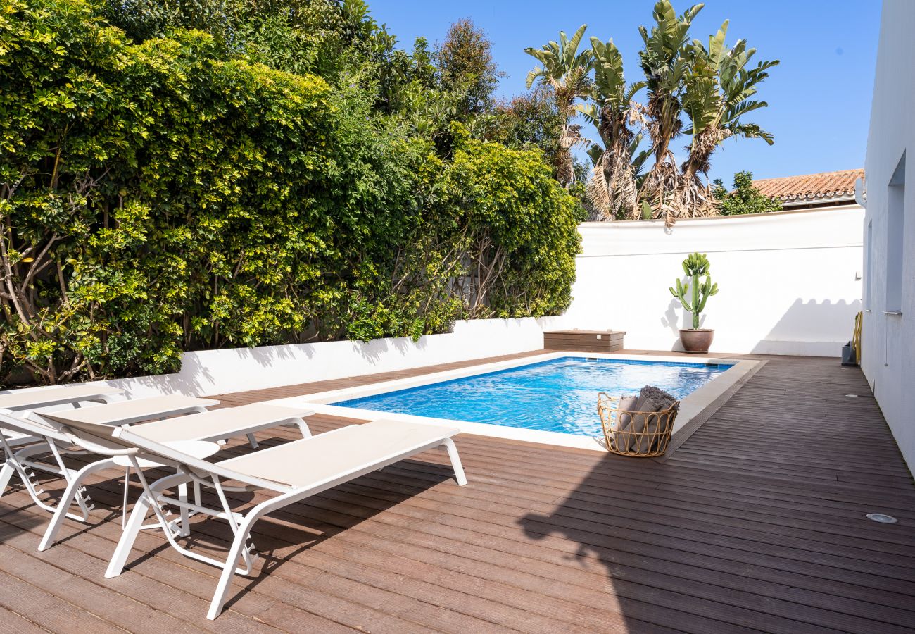 Villa in Marbella - Villa Madrugada, beachside villa in Costabella