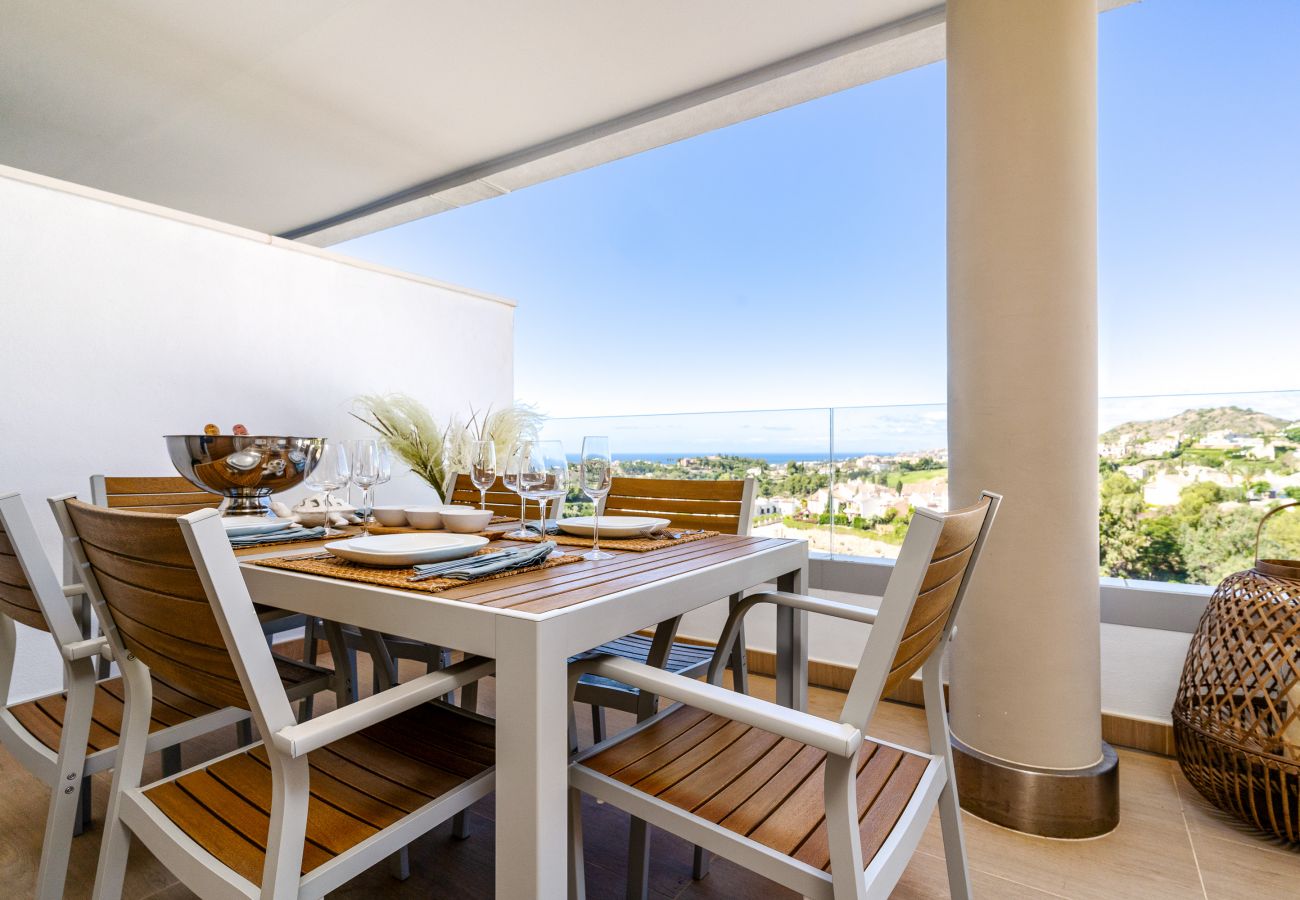 Ferienwohnung in Benahavís - Botanic-Luxury Apartment with a Panoramic Sea View