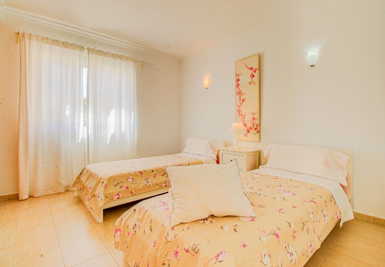 Ferienhaus in LLucmajor - A0006 Casa Ropit (Can Caldero)