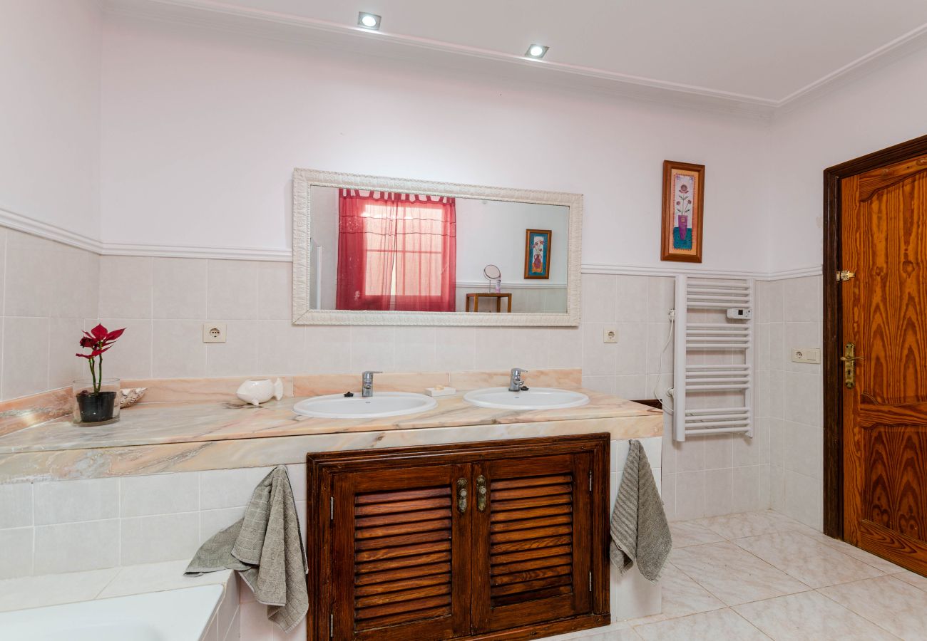 Villa in Muro - YourHouse Casa Judith