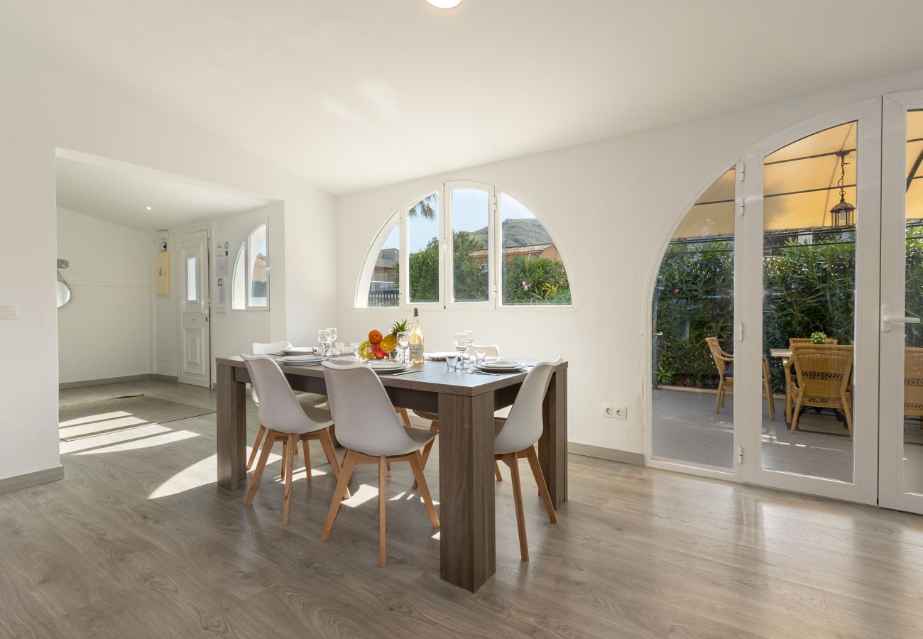 Villa in Alcudia - Villa Casa Blanca By home villas 360