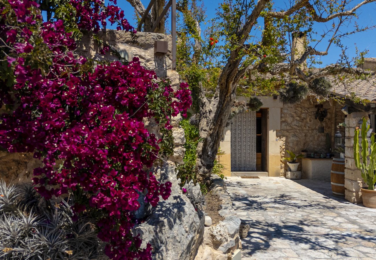 Villa in Sant Llorenç Des Cardassar - Finca Es Moli De Son Pocapalla  By home villas 360