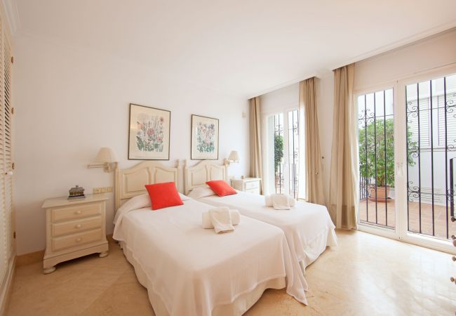 Apartment in Marbella - White Pearl Beach J4