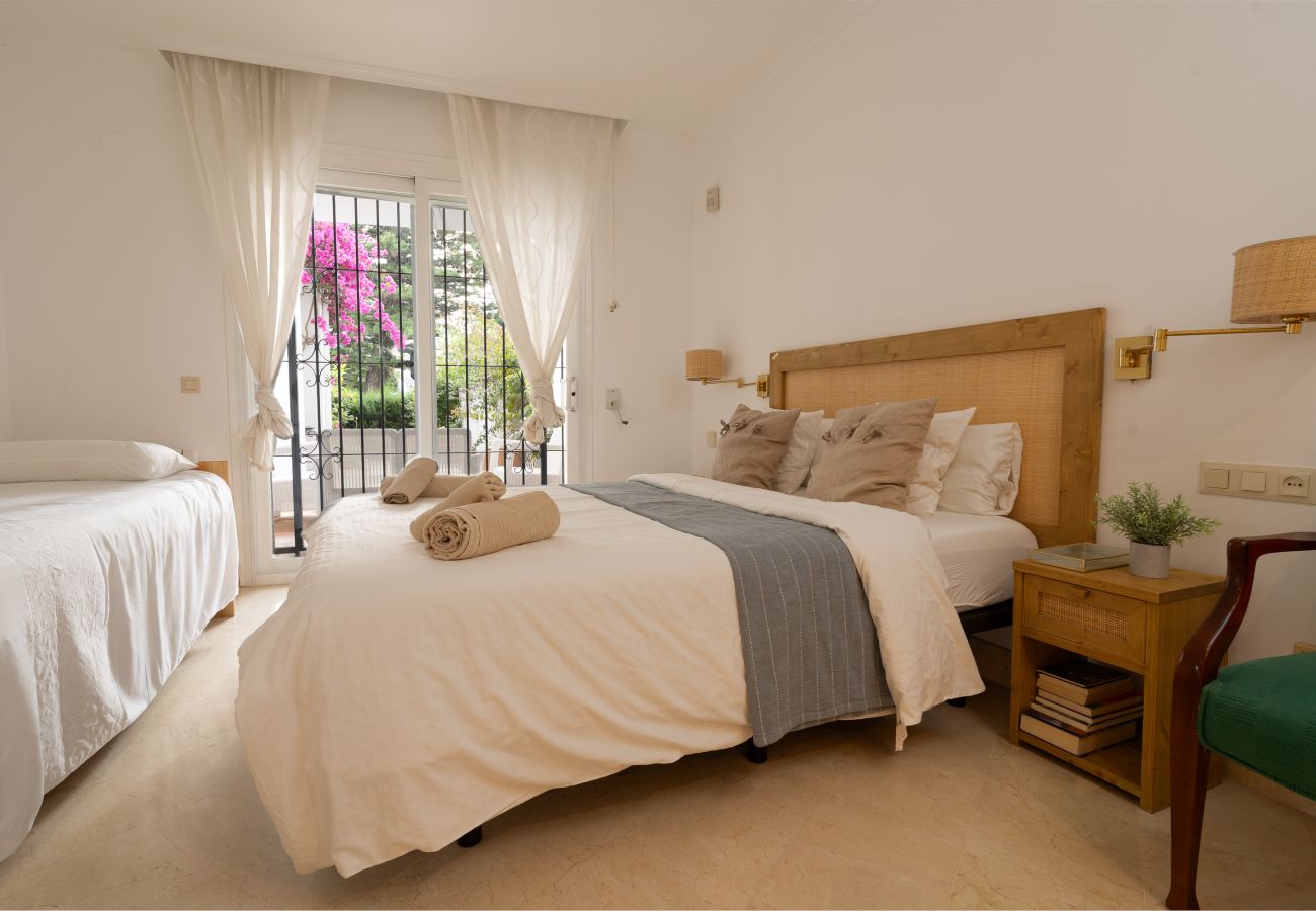 Apartment in Marbella - White Pearl Beach J4