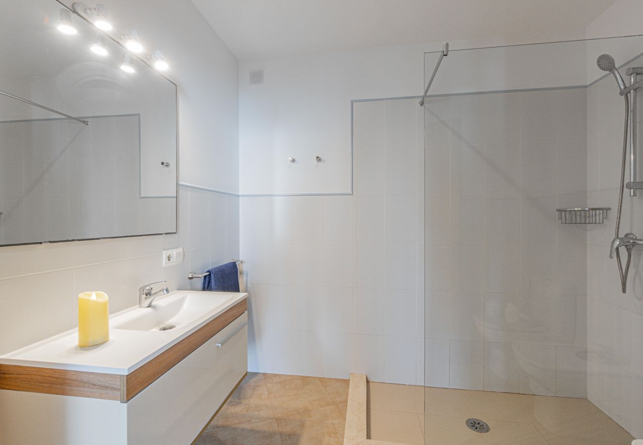 House in Cala Sant Vicenç - Chalet Molins 1 By home villas 360