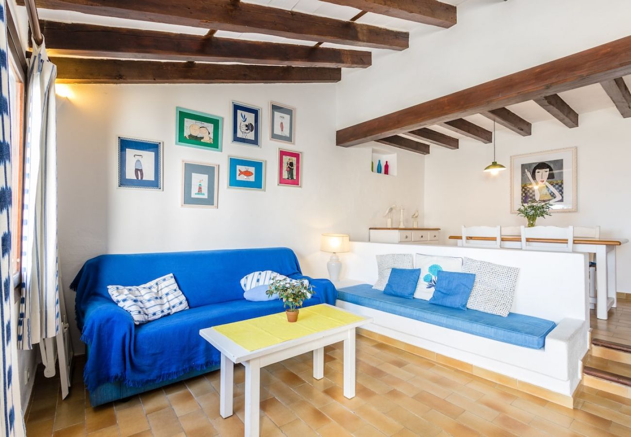 House in Cala Sant Vicenç - Blue fisherman house 3 By home villas 360