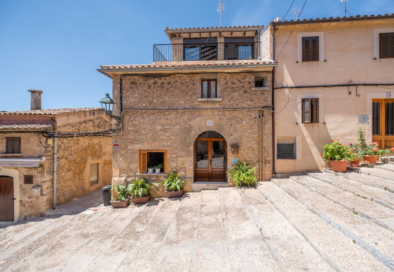 Townhouse in Pollensa - Townhouse Casa Maria by Homevillas360