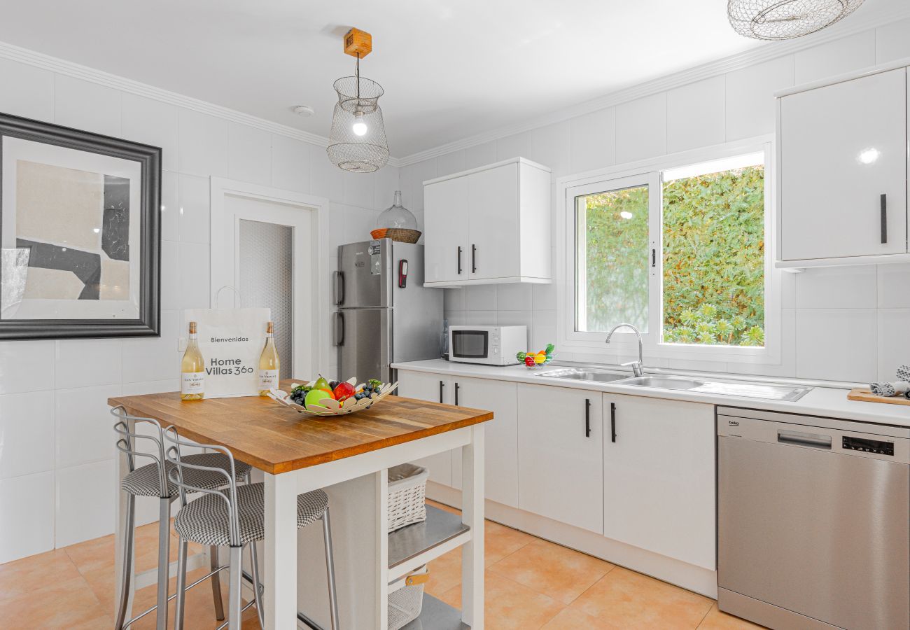 Villa in Alcudia - Villa Can Guanche By home villas 360